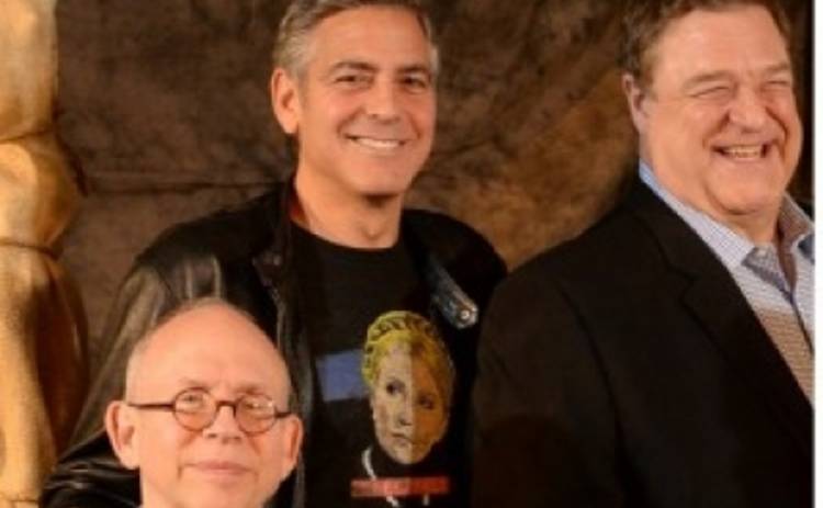 Джордж Клуни пришел на фотосессию в футболке с Юлией Тимошенко