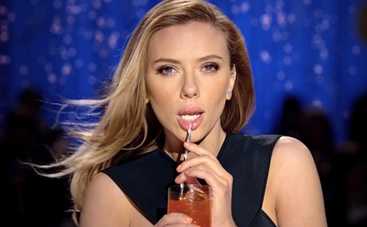 Скарлетт Йоханссон снялась в сексуальной рекламе (ВИДЕО)