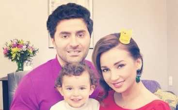 Двухлетний сын Анфисы Чеховой освоил планшет