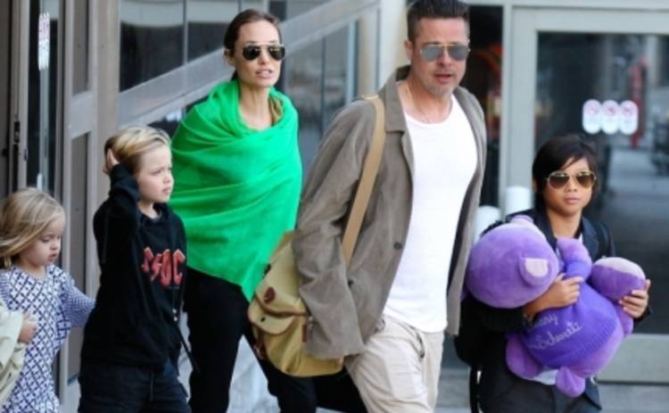 Семейные прогулки Брэда Питта с Анджелиной Джоли,а также других знаменитостей (ФОТО)