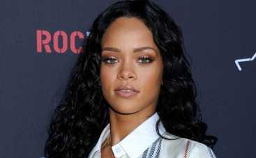 На Рианну подали в суд