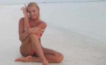 Анастасии Волочковой подарили эротический корень жизни (ФОТО)