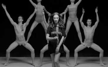 Настю Приходько засекли в объятиях участника шоу "Танцуют все!"