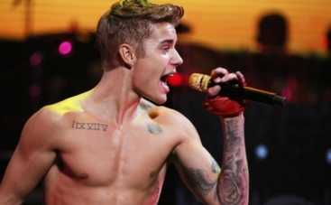 Джастин Бибер посвятил песню Селене Гомес