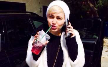 Майли Сайрус осталась без вещей и гастрольного автобуса