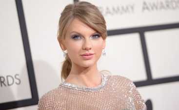 У Тейлор Свифт лучшие ножки в шоу-бизнесе: Шакира и Рианна молча завидуют (ФОТО)