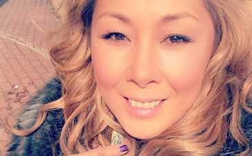 Анита Цой еду фотографирует, но не ест