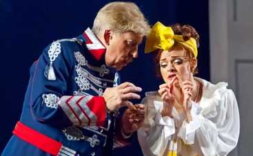 "Дамы и гусары" приглашают зрителей в театр Франка