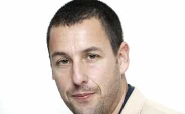 Адам Сэндлер: халат, лимонад, променад