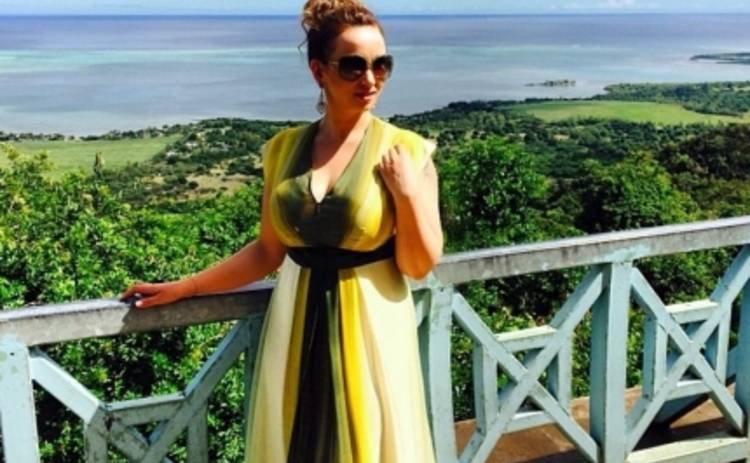 Анфиса Чехова заказала платье у дизайнера специально для острова Маврикий (ФОТО)
