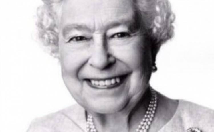 Именинница Елизавета II: королева представила свой новый портрет