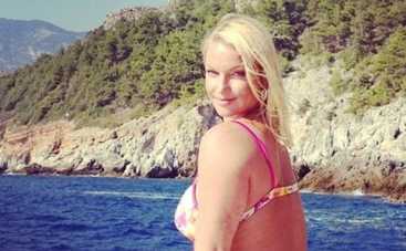 Анастасия Волочкова на мотоцикле ездит в платье