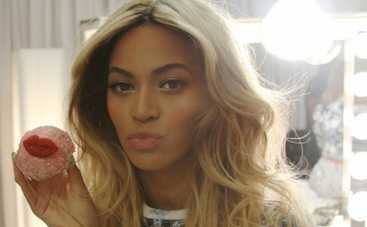 Бейонсе против пластики, но за фотошоп (ВИДЕО)