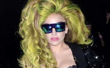 Леди Гага сняла с себя всю одежду прямо на сцене (ФОТО)