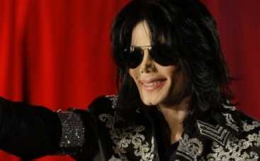 Майкл Джексон должен денег с того света