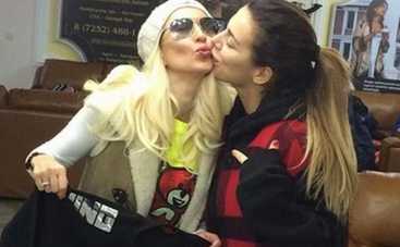 Анна Седокова одевает Леру Кудрявцеву