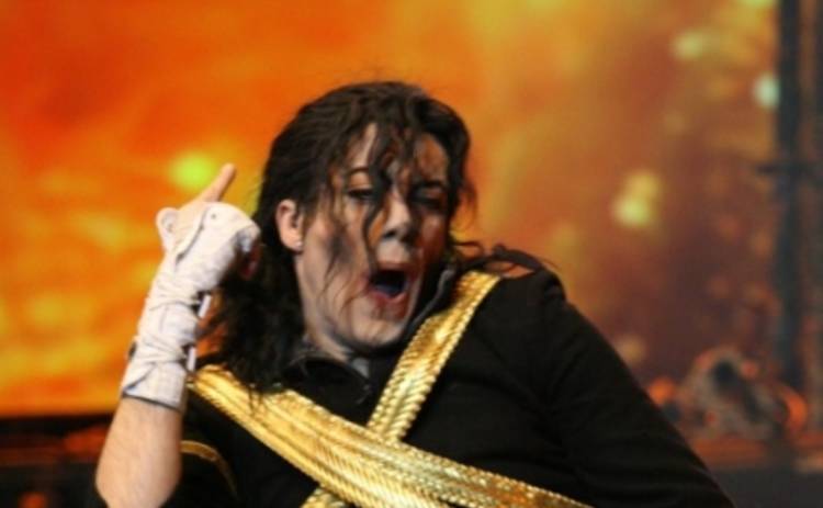 Новый альбом Майкла Джексона Xscape возглавил британские чарты