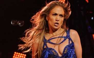 Дженнифер Лопес устроила дикие танцы на American Idol (ВИДЕО)