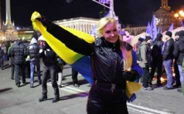 Камалия поздравила Петра Порошенко с победой