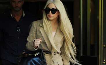 Леди Гага отменила концерты: голос певицы украла ведьма! (ФОТО)