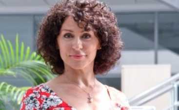 Ведущая шоу "Все буде добре" показала, что прячет в сумочке (ФОТО)