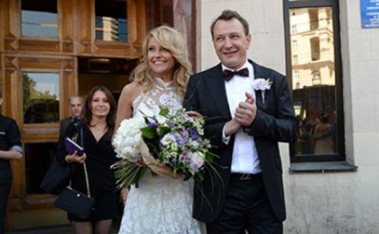 Марат Башаров медовый месяц проводит с женой-папарацци (ФОТО)