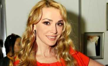 Ольга Сумская собрала на сцене всех своих мужей