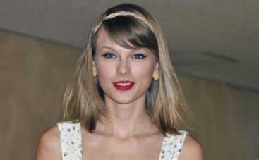 Тейлор Свифт отметила День независимости патриотичным тортом (ФОТО)