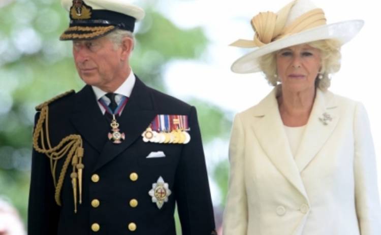 В Букингемском дворце опровергают информацию о разводе Чарльза и Камиллы