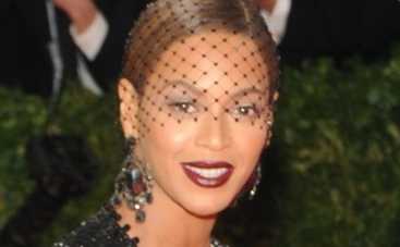 У Бейонсе нашлась еще одна сестра