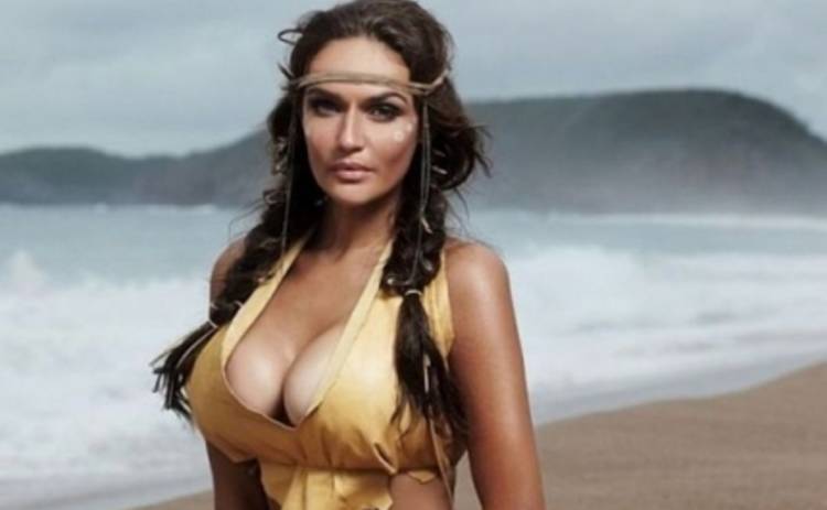 Алёна Водонаева показала детское фото