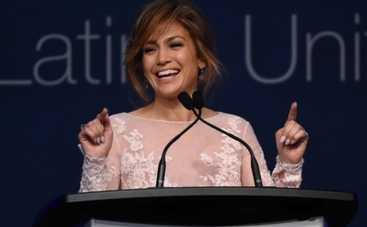 Дженнифер Лопес купила 6-летней дочке сумку за $500 (ФОТО)