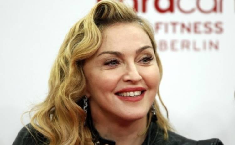 Мадонна сделала сыну стильную лысину
