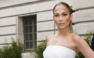 Дженнифер Лопес сделала селфи без макияжа