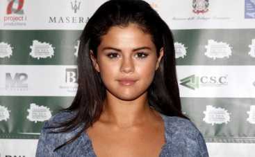 Селена Гомес: 5 модных выходов (ФОТО)