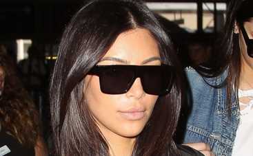 Ким Кардашьян показала пляжные фото с дочерью