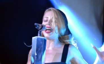 Тина Кароль выступила в Одессе без охраны