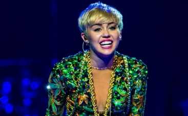 Майли Сайрус устроила погром в отеле