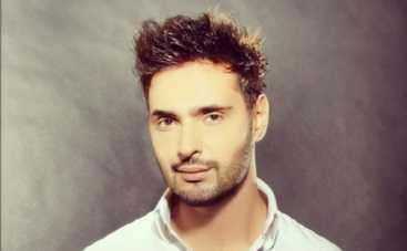 Виталий Козловский носит на себе герб Украины