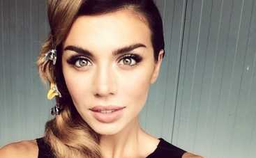 Анна Седокова не знает куда деть свою грудь (ФОТО)