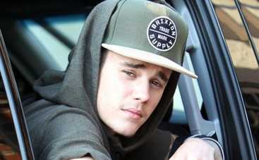 Джастин Бибер ходит на дискотеки к себе домой