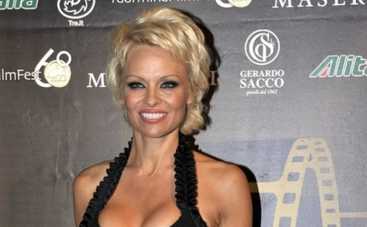 Памела Андерсон проигнорировала благотворительную акцию Ice Bucket Challenge