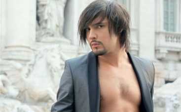 Виталий Козловский бегает трусцой в трусах (ФОТО)