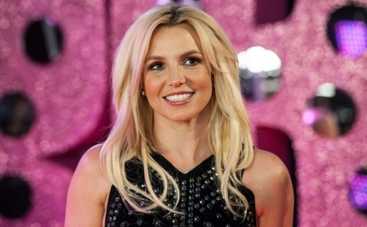 Бритни Спирс посетила шоу младших сестер (ФОТО)