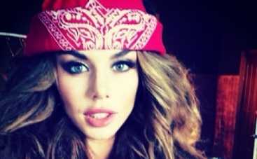 Анна Седокова похвасталась пышным бюстом (ФОТО)