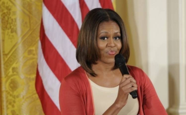 Мишель Обама с морковкой снялась в ролике про зомби