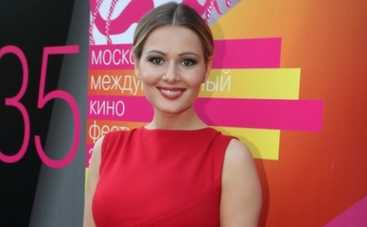 Мария Кожевникова пишет песни для сына