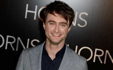 Дэниел Рэдклифф приехал в Париж с рогами (ФОТО)