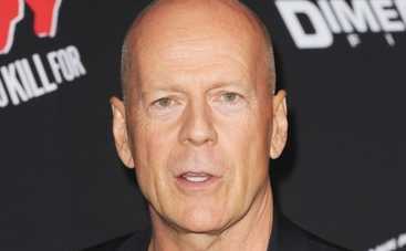 Взрослые дочери Брюса Уиллиса вместе принимают ванну (ФОТО)