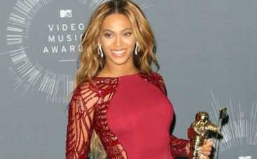 Бейонсе обманывает фанатов в соцсетях (ФОТО)